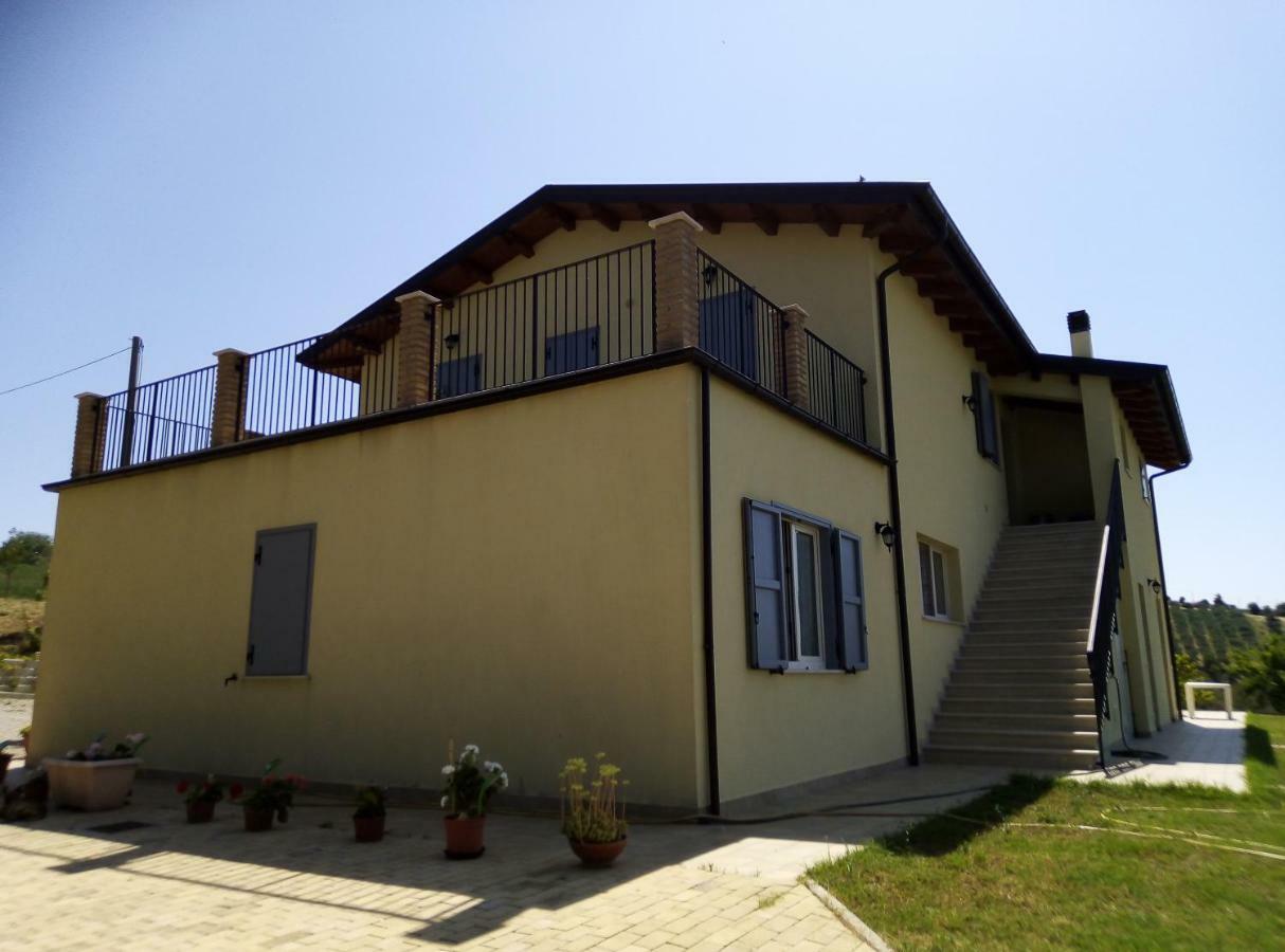 Agriturismo Terra Dei Falchi Castilenti Exterior photo